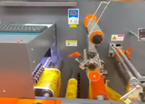 Xinsen Packaging ดำเนินการเต็มกำลังการผลิตเพื่อรองรับคำสั่งซื้อฉลากกาวแบบกำหนดเอง